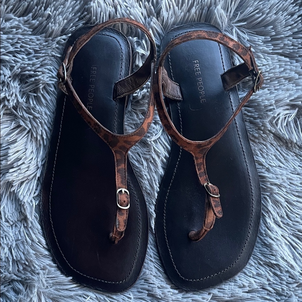 Free People ‘Alina’ Leopard Sandals - Picture 5 of 14